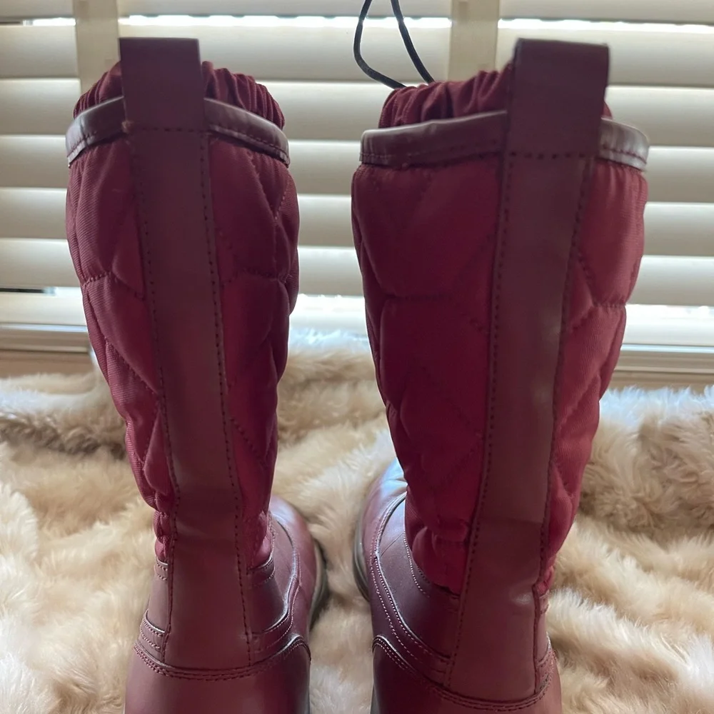 COACH Quilted “Sparrow” red boots size 7